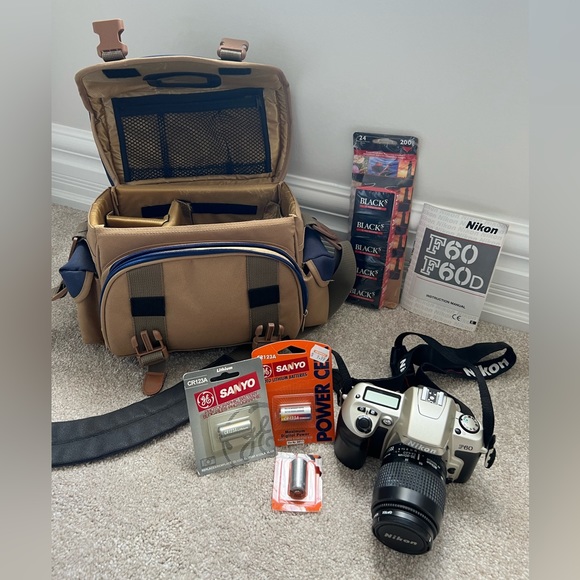 NIKON F60 AF NIKKOR 35-80mm MINT CONDITION EVERYTHING INCLUDED - Picture 2 of 16